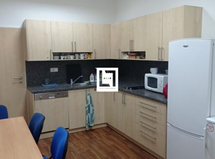 Pronájem - kanceláře, 68 m²