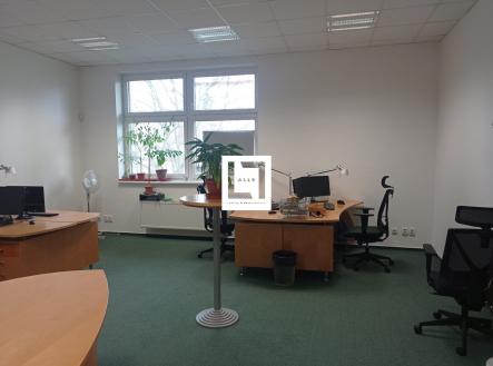 Pronájem - kanceláře, 68 m²