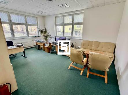 Pronájem kanceláře, 68 m²