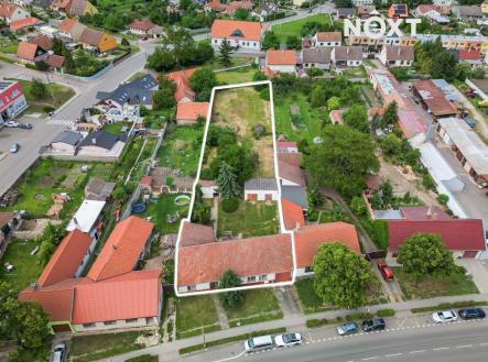 Prodej pozemku pro bydlení, 2 111 m²