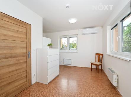 Pronájem bytu, 1+kk, 33 m²
