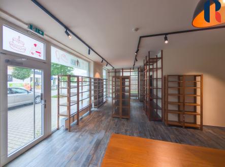 Prodej - obchodní prostor, 97 m²