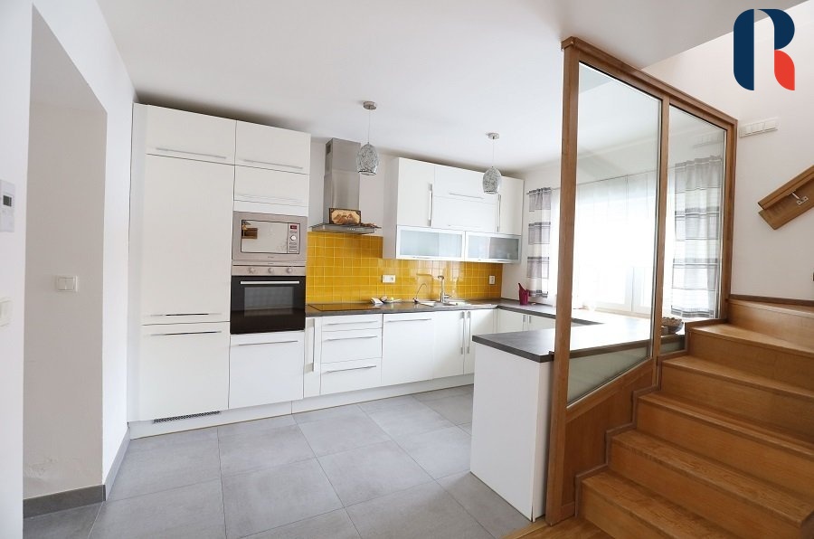 Pohled z obývací části pokoje