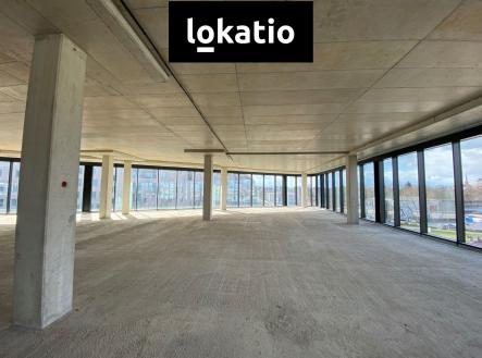 Pronájem kanceláře, 1 330 m²