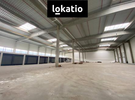 Pronájem komerčního objektu, sklad, 1 700 m²