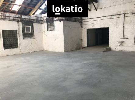 Pronájem komerčního objektu, sklad, 713 m²