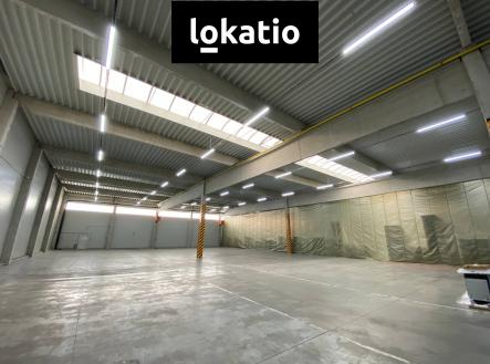 Pronájem komerčního objektu, sklad, 1 300 m²