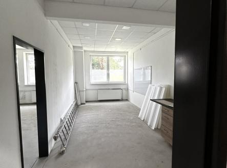 Pronájem komerčního objektu, sklad, 618 m²