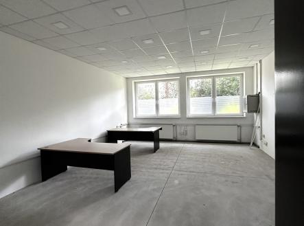 Pronájem komerčního objektu, sklad, 618 m²