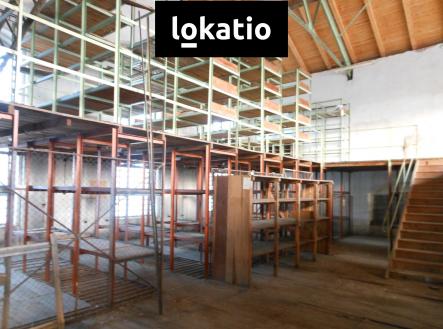 Pronájem komerčního objektu, sklad, 715 m²