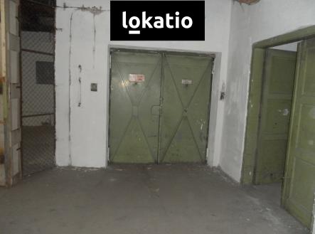 Pronájem komerčního objektu, sklad, 609 m²