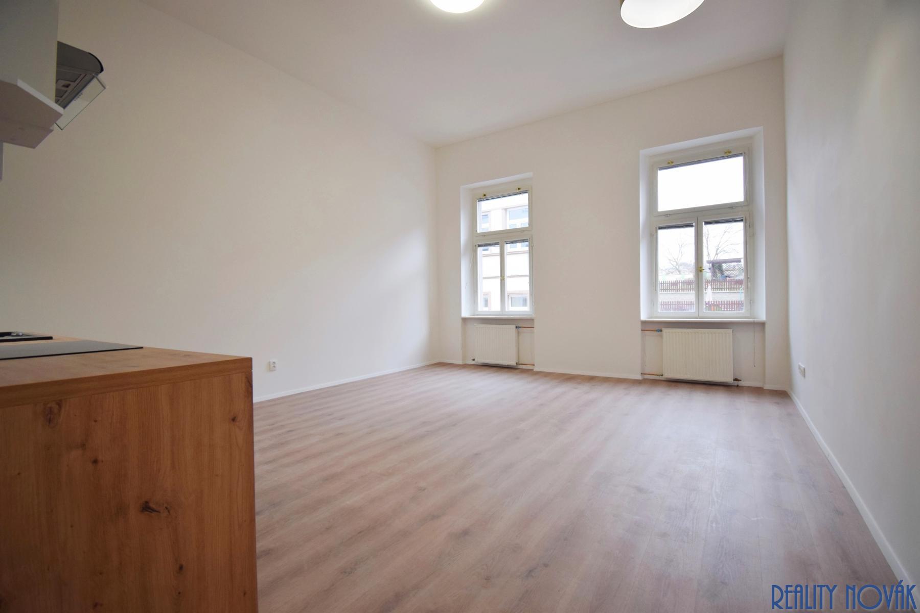 obývací pokoj s kuchyní