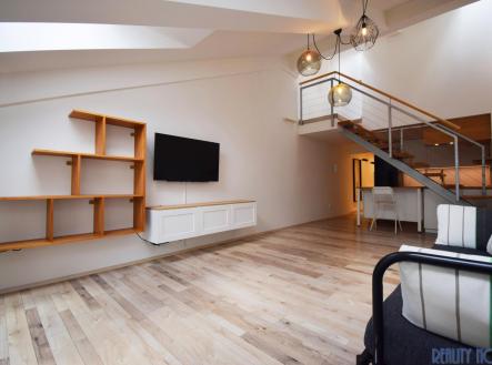 Pronájem bytu, 2+kk, 63 m²