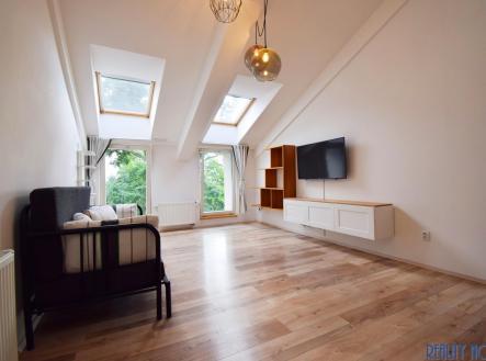 Pronájem bytu, 2+kk, 63 m²