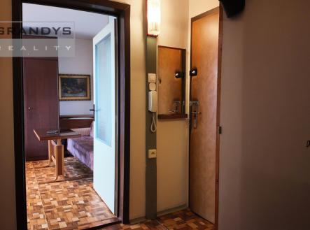 byt-modrany-0018-chodba.jpg