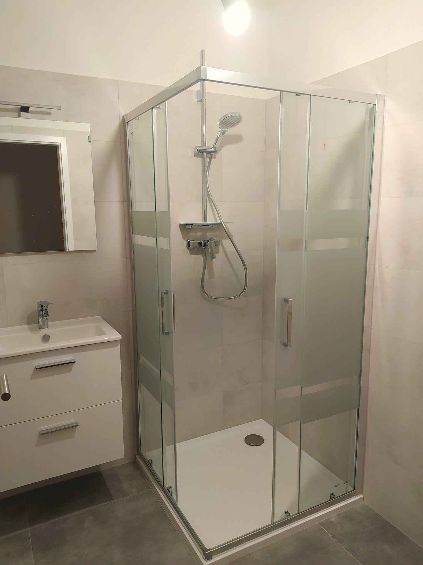 Sprchový kout v koupel