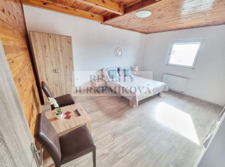 Pronájem domu/vily, 200 m²