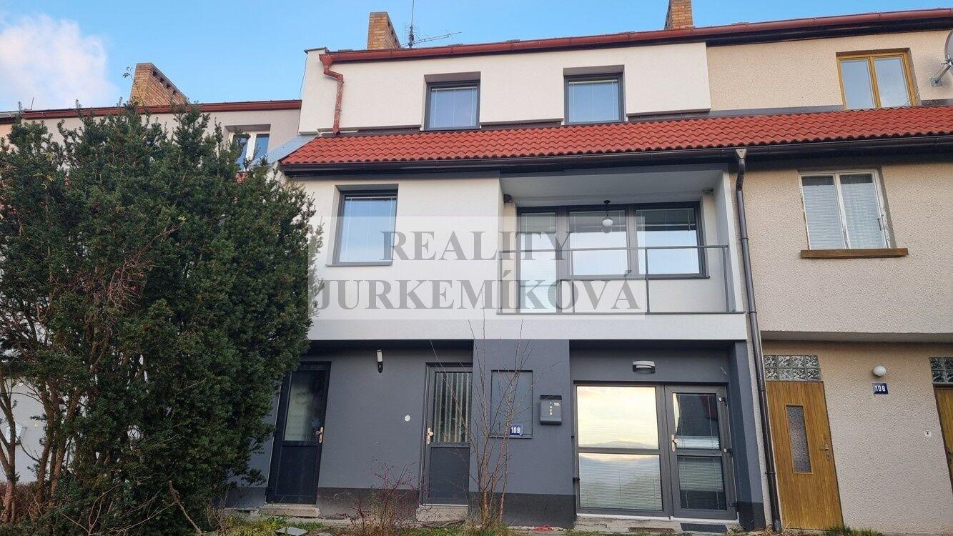 Vícegenerační RD se třemi bytovými jednotkami (3+1, 3+1, 2+KK) – Černá v Pošumaví