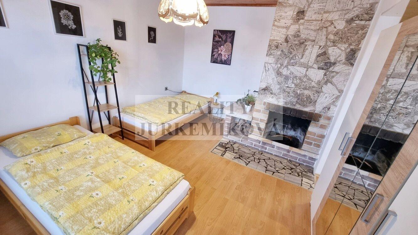 Pronájem zařízeného bytu 2+1 v RD, Dobrá Voda