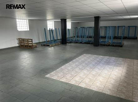 Pronájem skladovací prostor, 430 m²