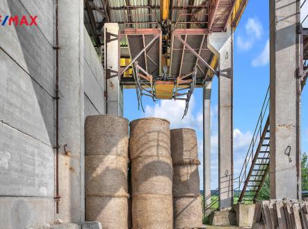 Prodej skladovací prostor, 1 400 m²