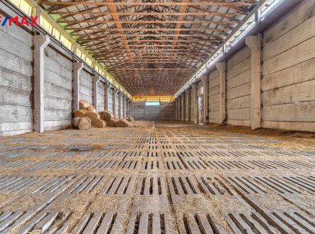 Prodej skladovací prostor, 1 400 m²