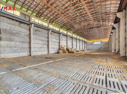 Prodej skladovací prostor, 1 400 m²