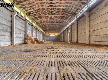 Prodej skladovací prostor, 1 400 m²