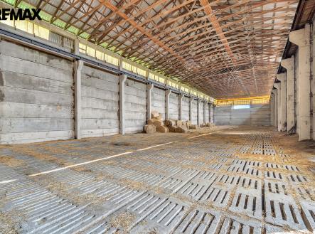 Prodej skladovací prostor, 1 400 m²