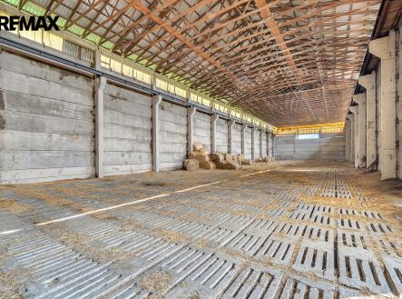 Prodej skladovací prostor, 1 400 m²