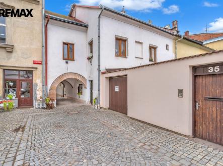 Prodej nájemního domu, 420 m²