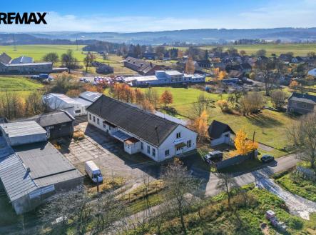 Pronájem skladovací prostor, 1 380 m²