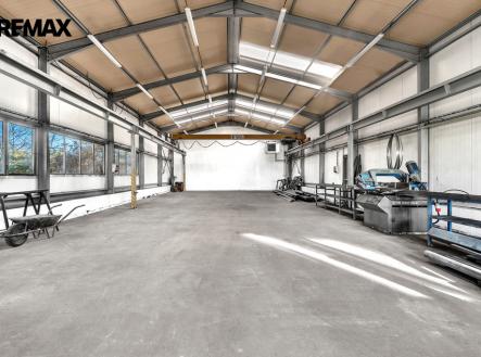 Pronájem skladu, 1 380 m²