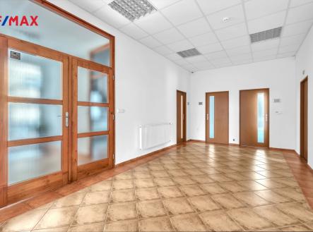 Pronájem kanceláře, 170 m²