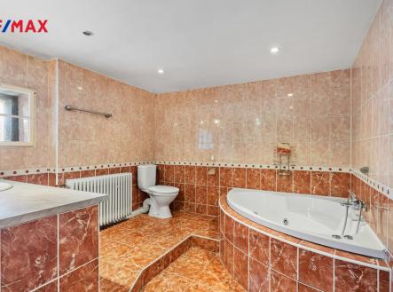 Prodej hotel, 428 m²