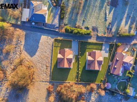 Prodej pozemku pro bydlení, 1 802 m² obrázek