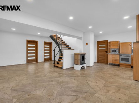 Rodinný dům 5+kk, s pozemkem 1031m²