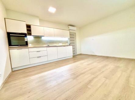 Pronájem bytu, 1+kk, 27 m²