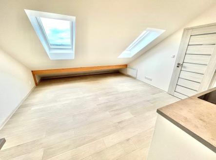 Pronájem bytu, 1+kk, 34 m²