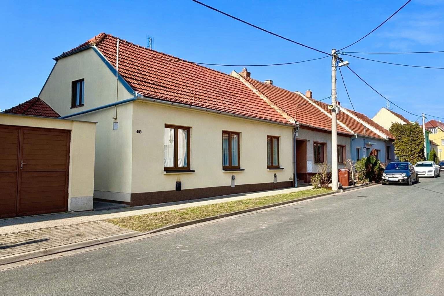 Pronájem RD 3+1 s vjezdem a zahradou, Újezd u Brna