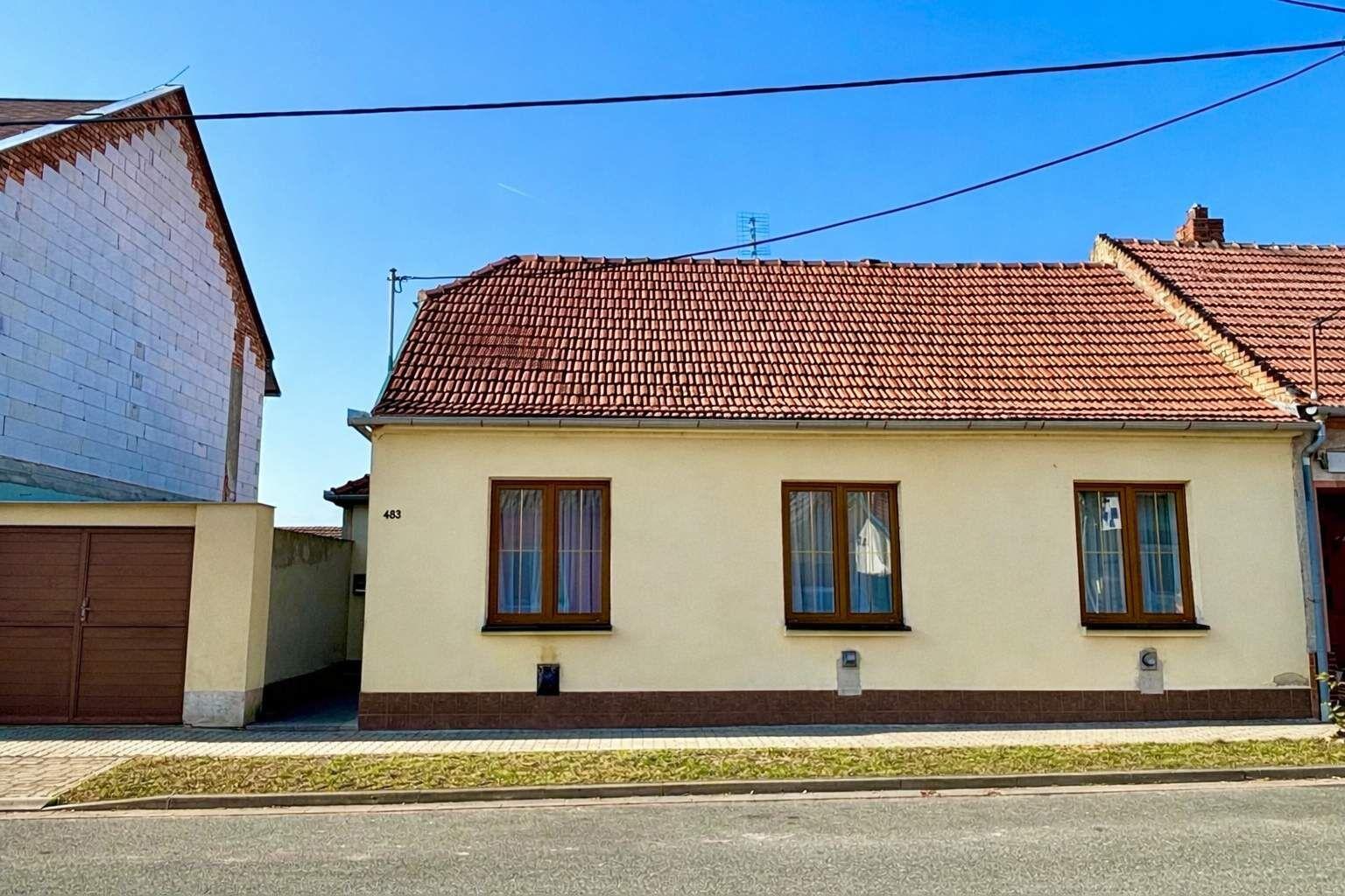 Pronájem RD 3+1 s vjezdem a zahradou, Újezd u Brna