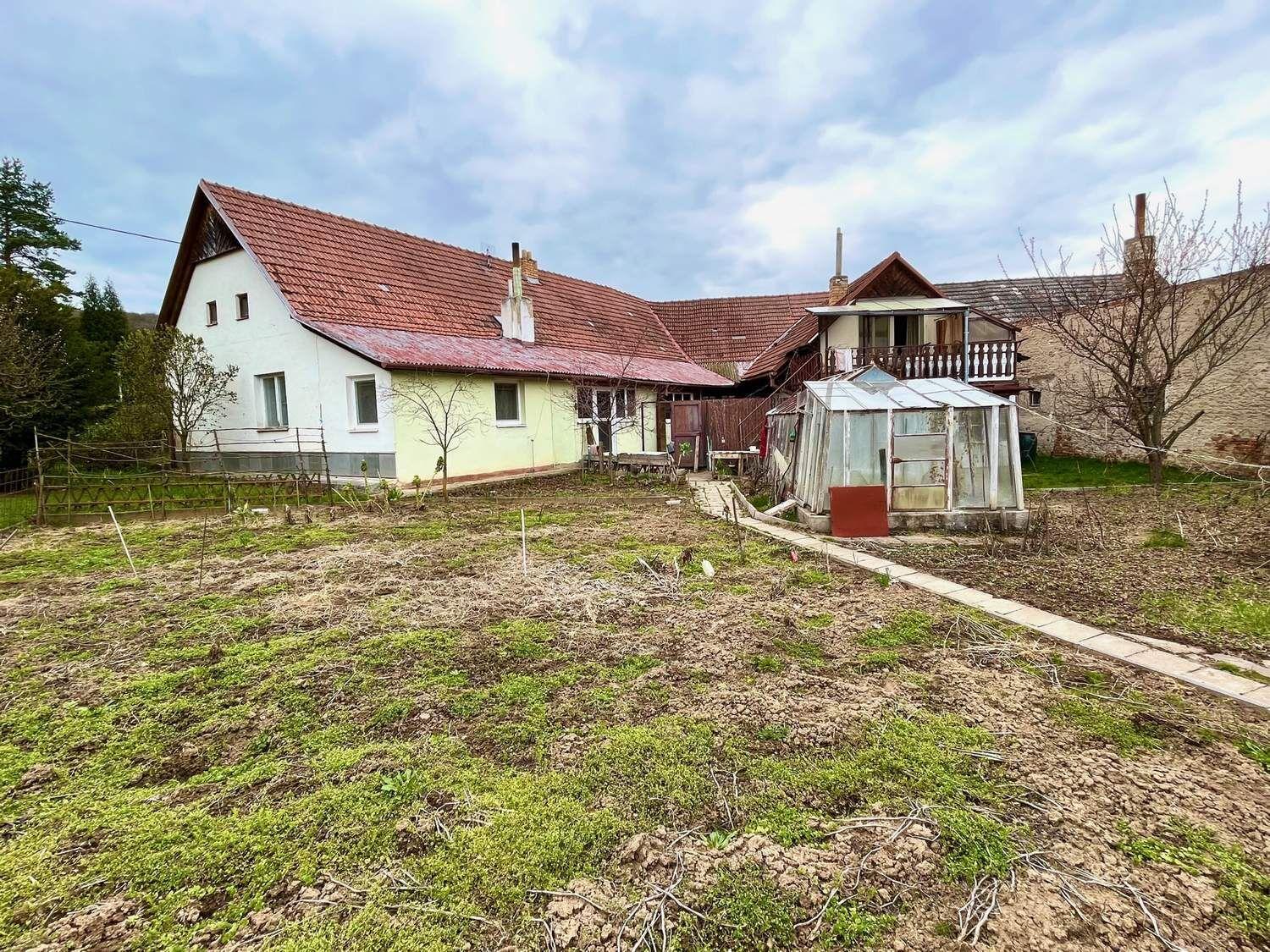 Pronájem RD 4+1 se zahradou, Veverské Knínice