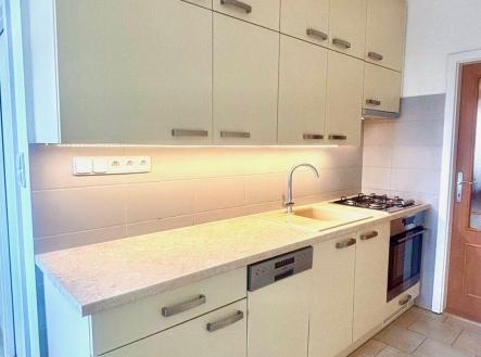 Prodej bytu, 3+1, 77 m²