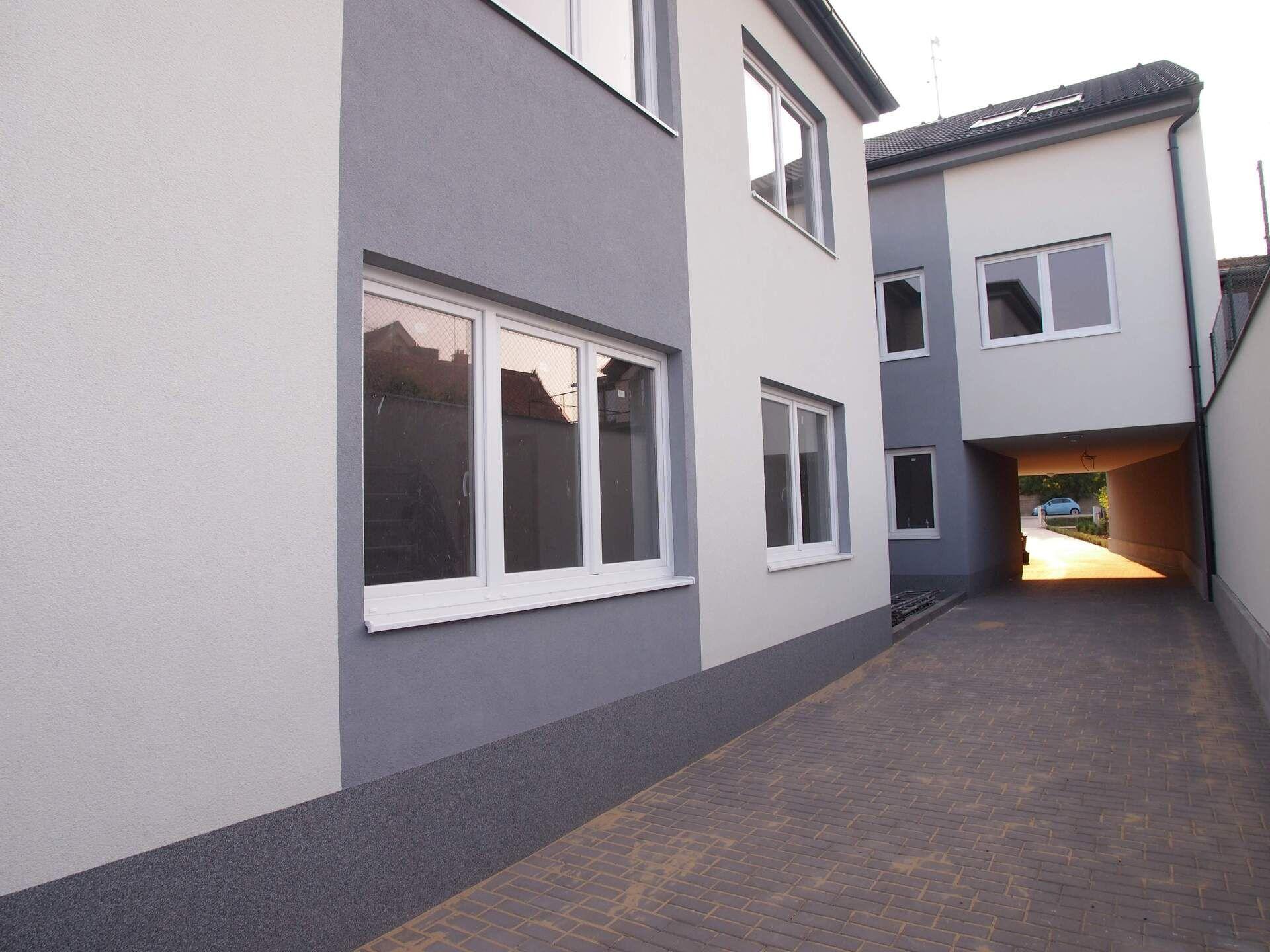 Pronájem bytu 2+kk s parkovacím stáním, Modřice