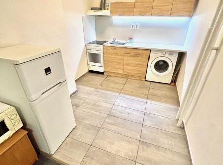 Pronájem bytu, 1+kk, 32 m²