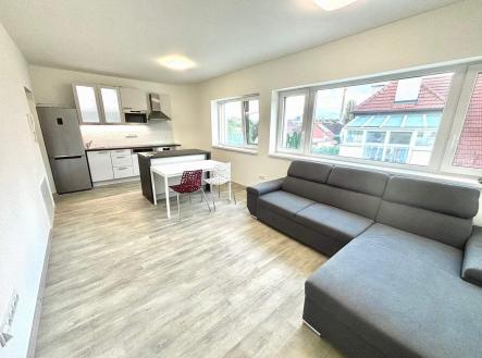 Pronájem bytu, 2+kk, 42 m²