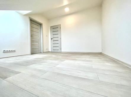Pronájem bytu, 1+kk, 34 m²