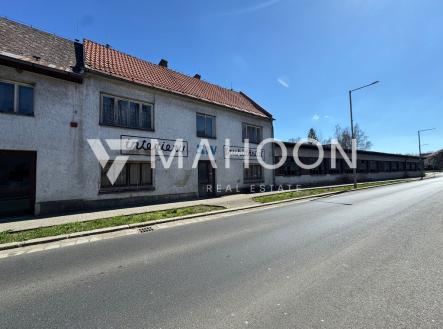 Prodej - obchodní prostor, 880 m²
