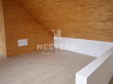 Pronájem kanceláře, 77 m²