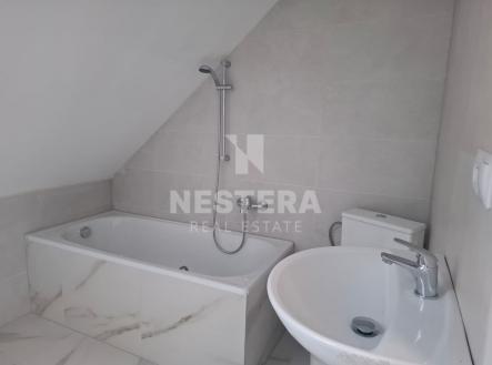 Pronájem kanceláře, 77 m²